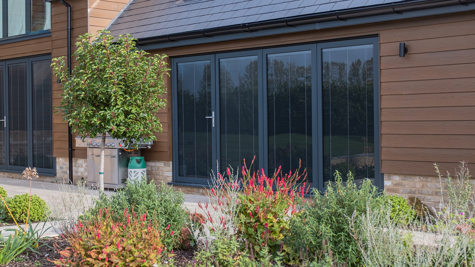 bifolds with integrated blinds